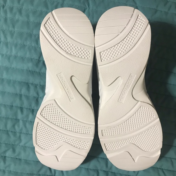 Sneakers - Picture 6 of 6